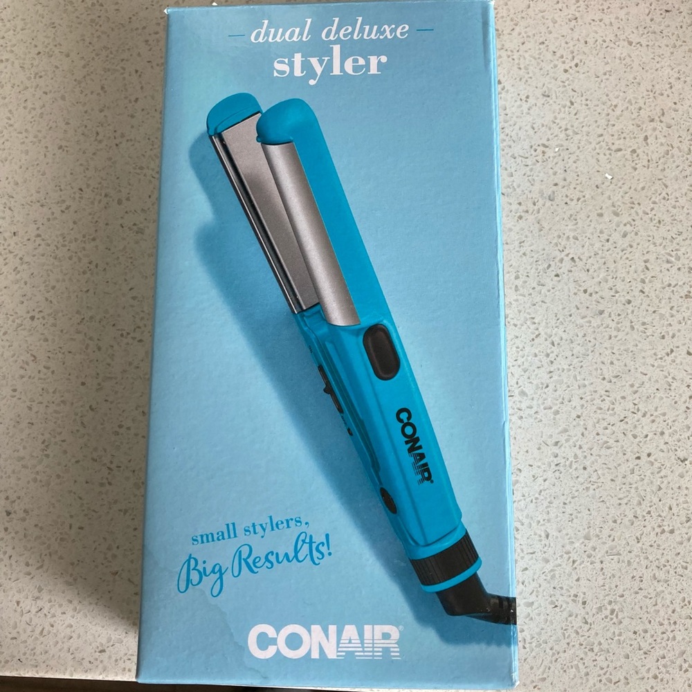 Blue Travel Sized Con-Air Straightener